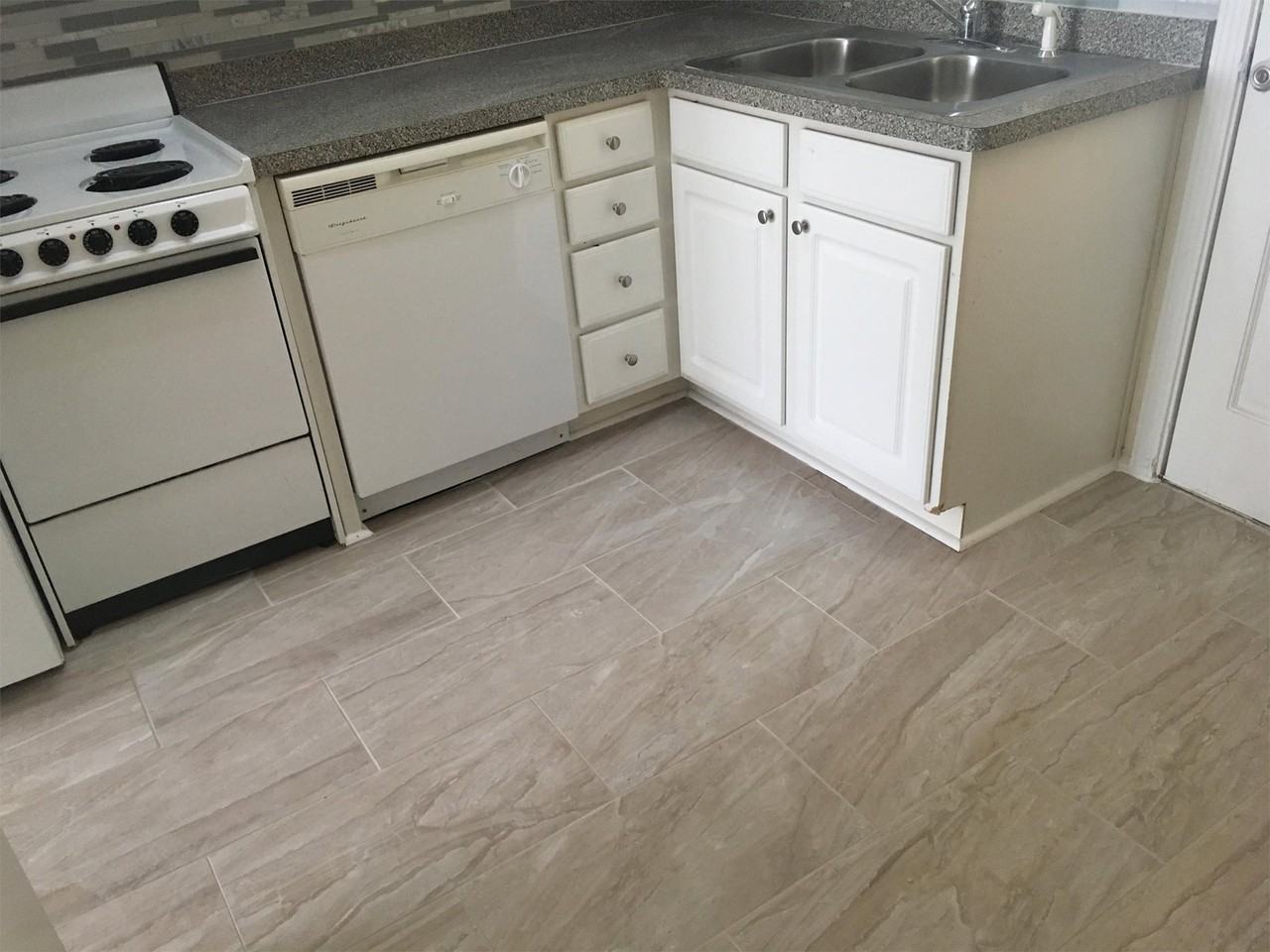 493 N Highland Ave Ne #20 - Photo 2 of 13