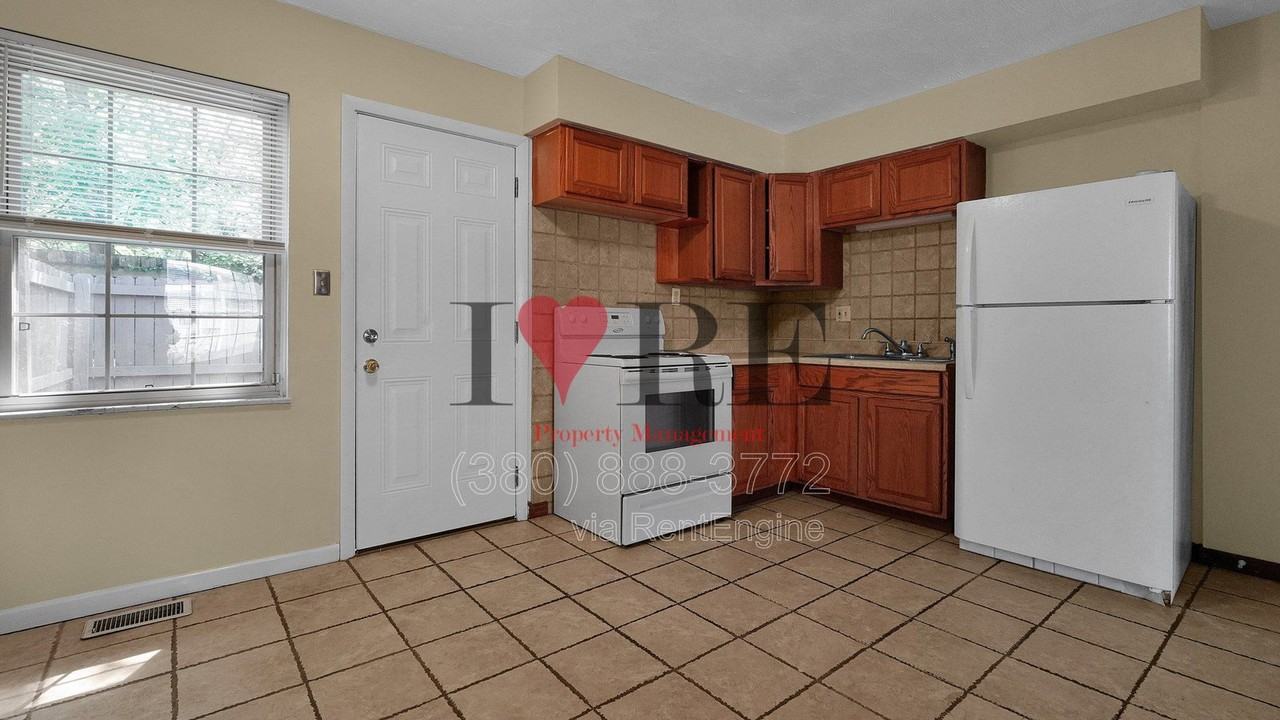 4224 Morsetowne Ct E - Photo 6 of 27