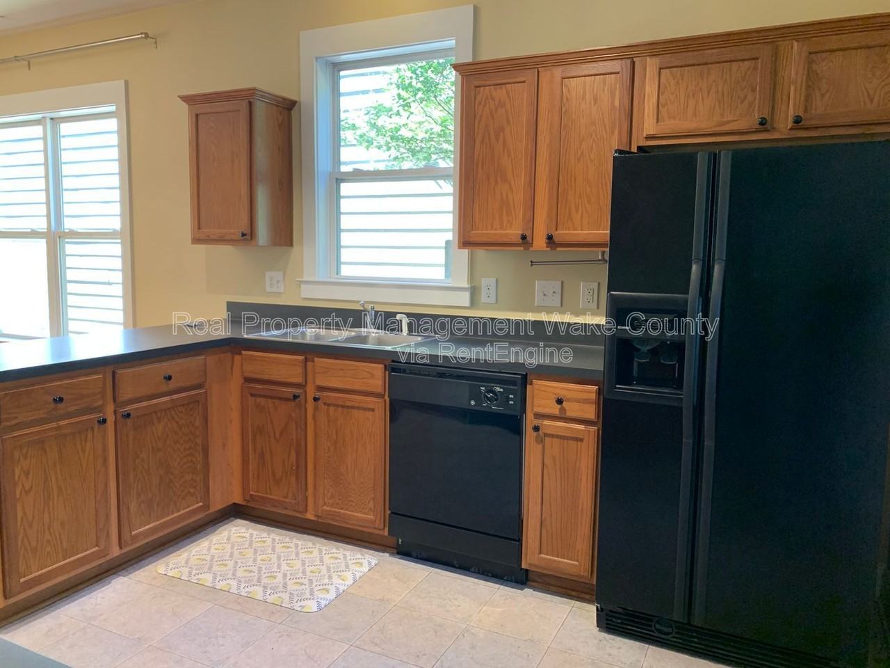10813 Cokesbury Ln - Photo 5 of 29