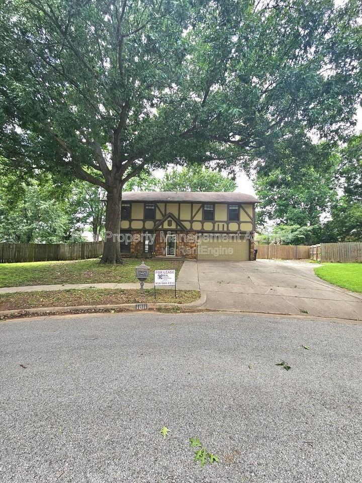 1811 W Gulfport Cir - Photo 2 of 9