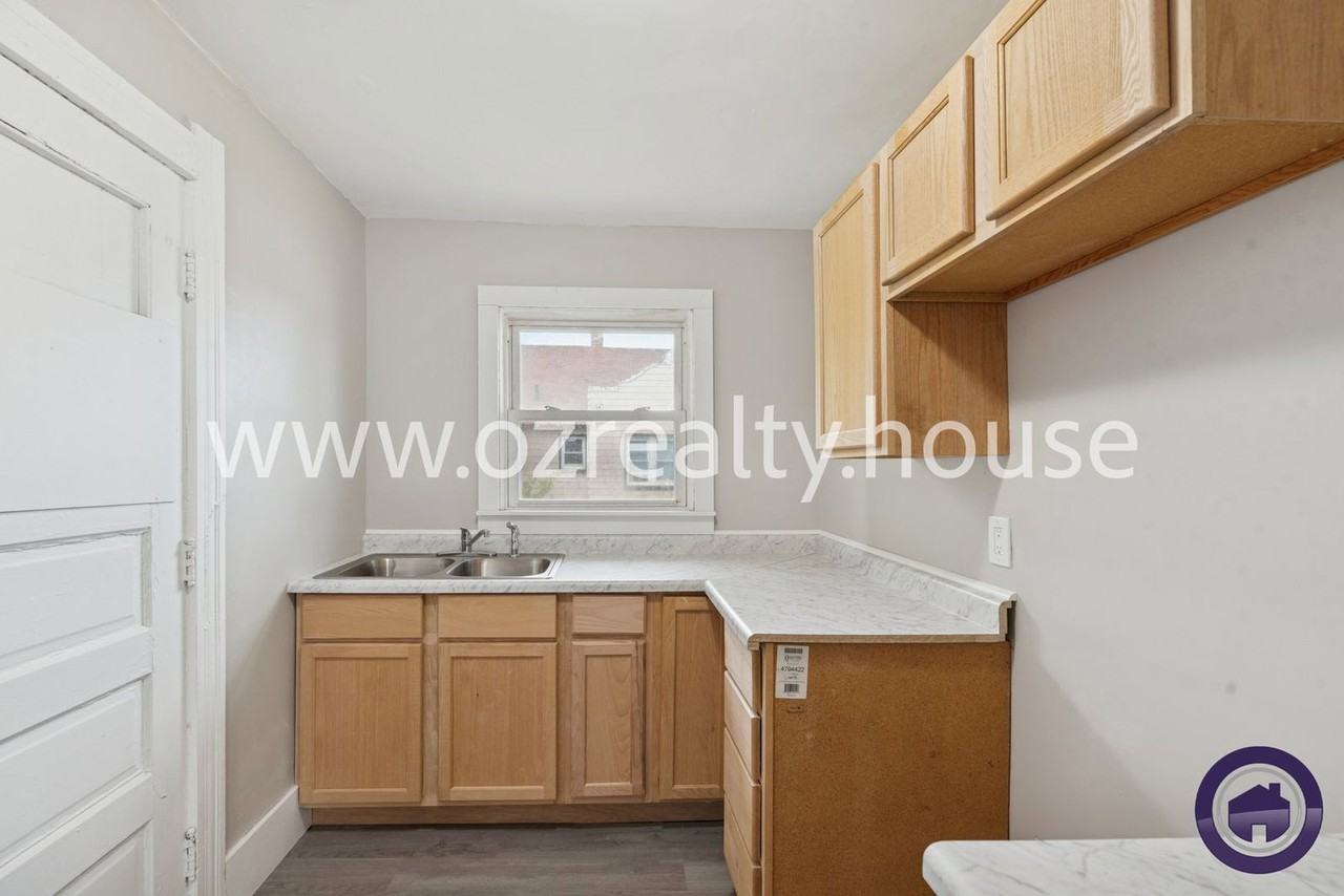 3241 Cherry St - Photo 6 of 21
