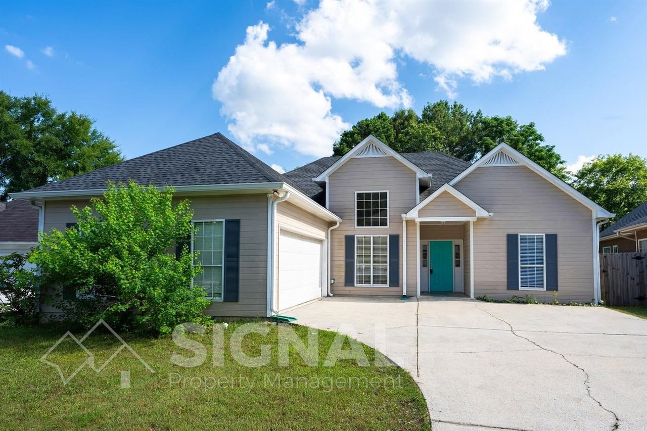 108 Spring Pl - Photo 2 of 27
