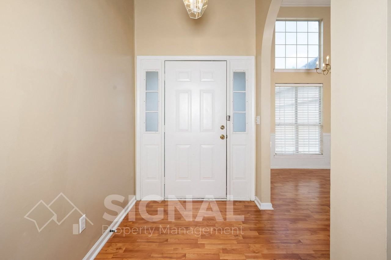 108 Spring Pl - Photo 4 of 27