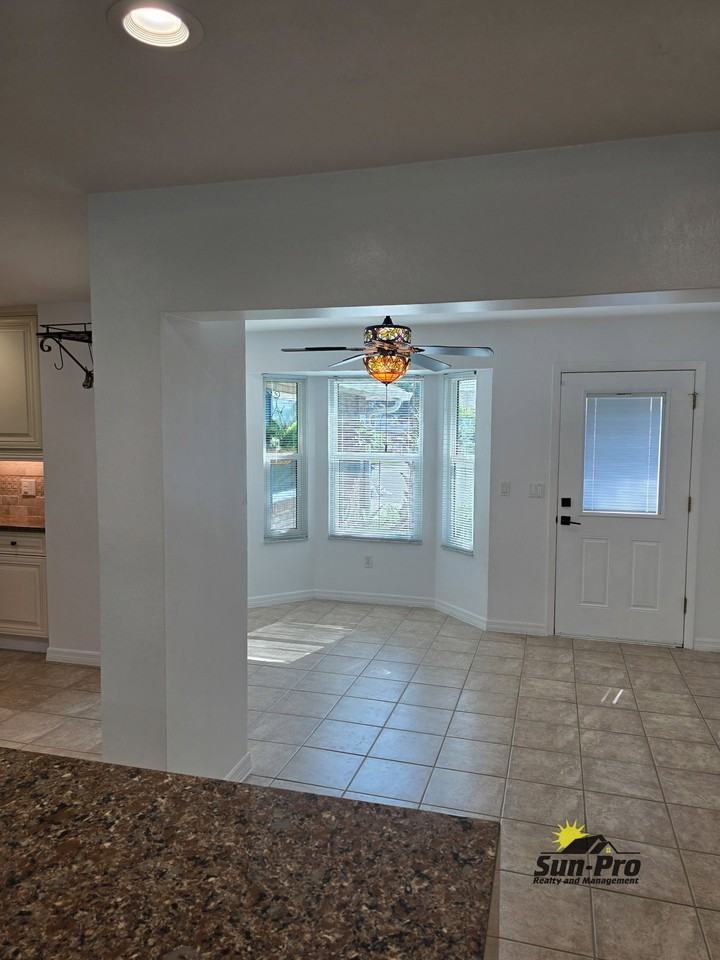 139 Riverwalk Ct - Photo 4 of 35