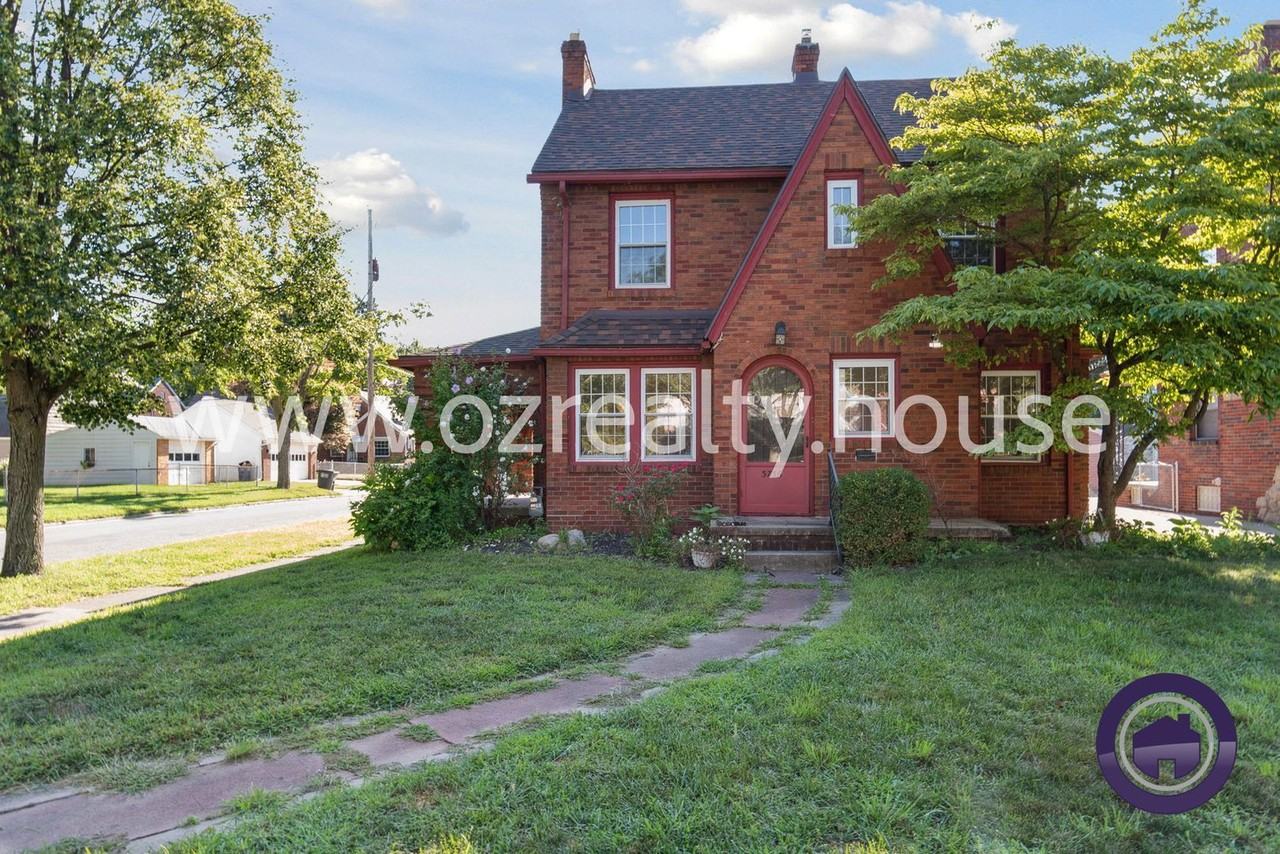 3756 Maxwell Rd