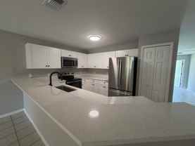 341 Harold Ave S - Photo 1 of 1