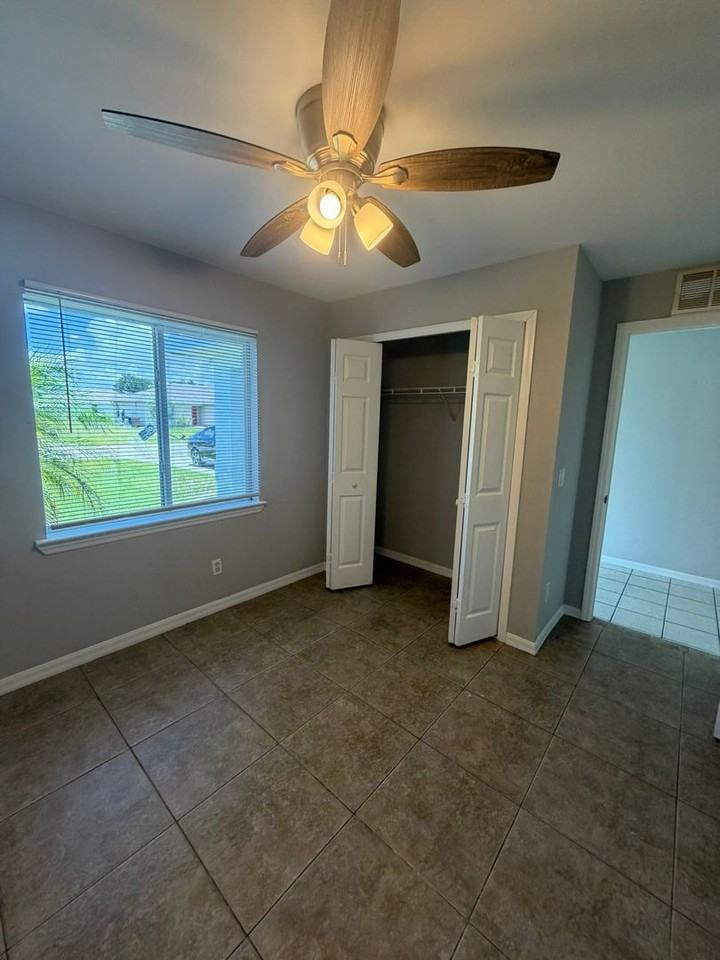 341 Harold Ave S - Photo 4 of 14