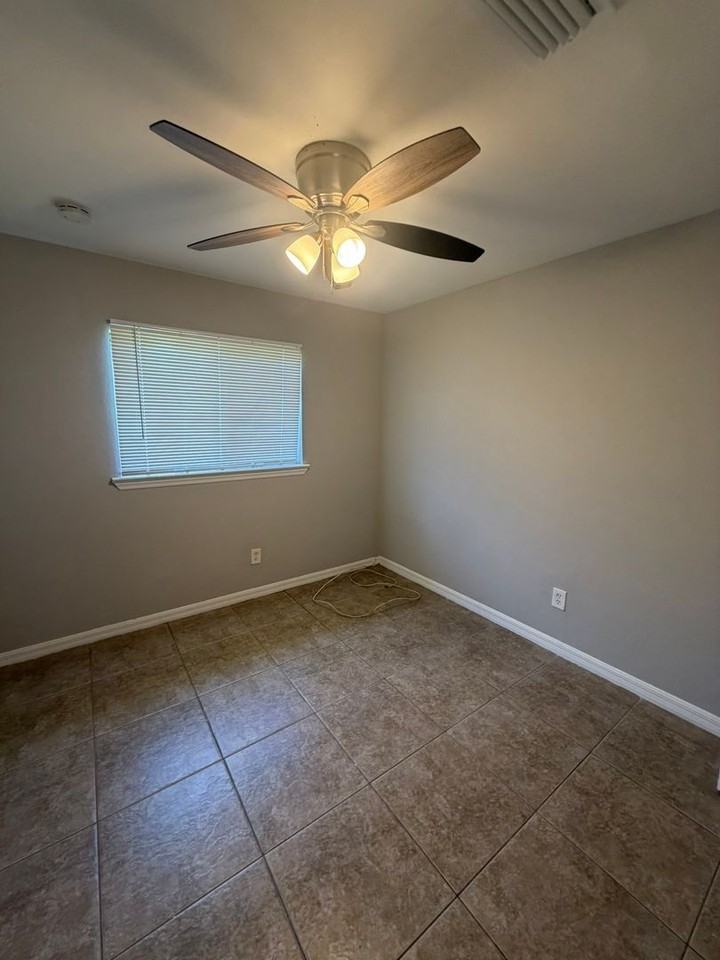 341 Harold Ave S - Photo 7 of 14