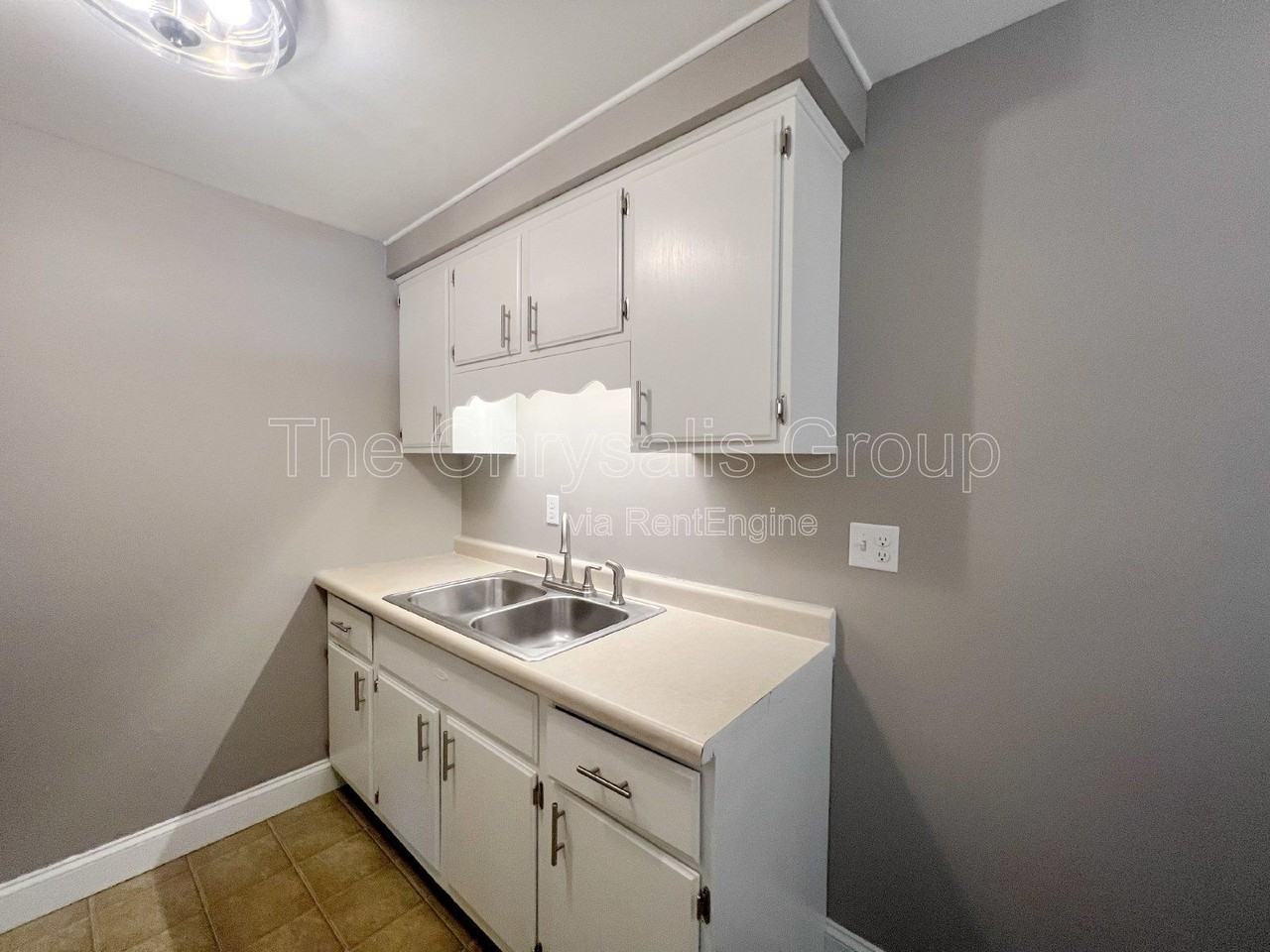 1444 State St #5 - Photo 7 of 13