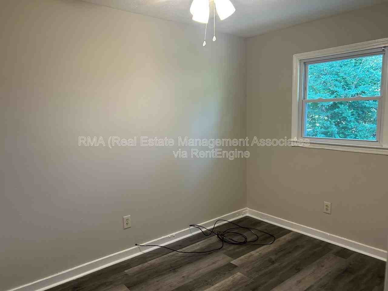 519 E Central Ave - Photo 2 of 4