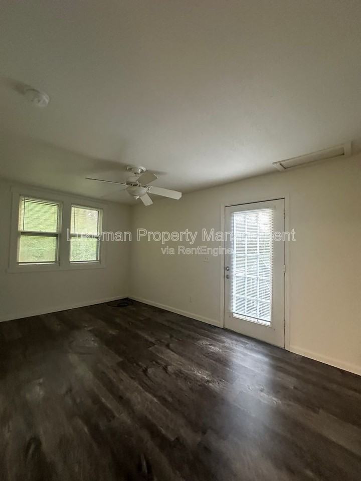 1315 Mills St #2 - Photo 3 of 12