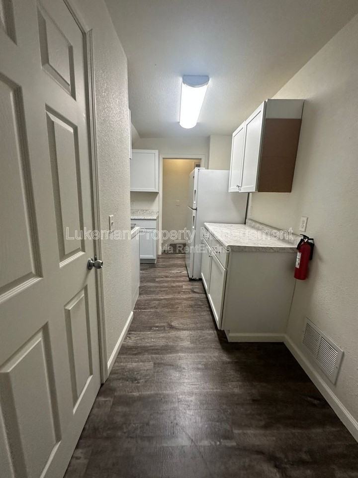 1315 Mills St #2 - Photo 4 of 12