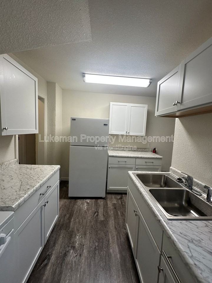 1315 Mills St #2 - Photo 6 of 12