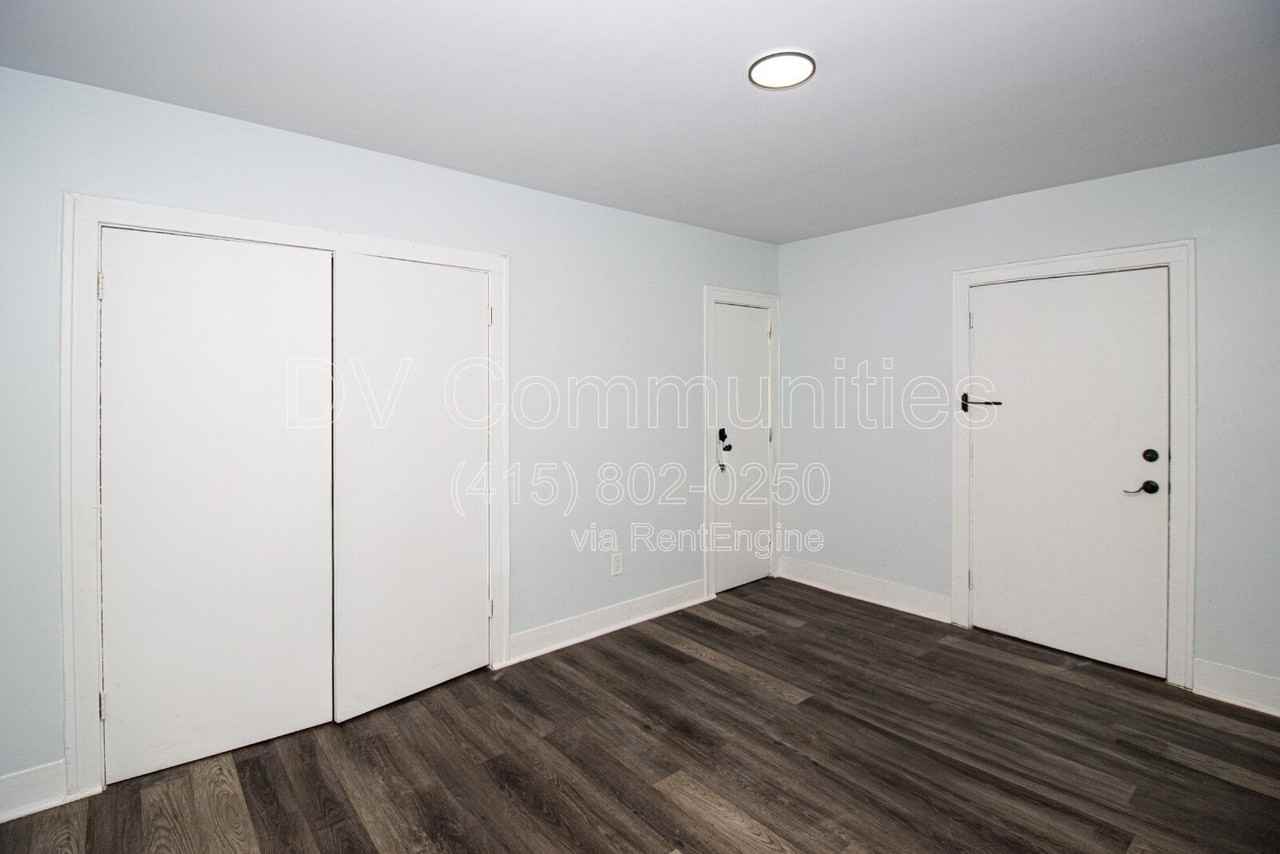 3300 E 149th St #10 - Photo 3 of 10