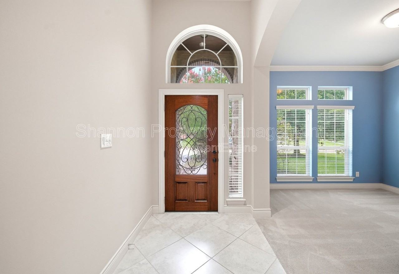 28319 Shining Creek Ln - Photo 4 of 25