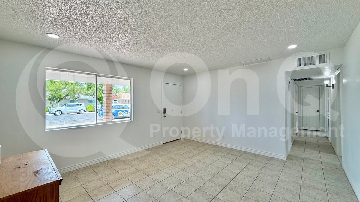 1043 E 10th Ave - Photo 7 of 23