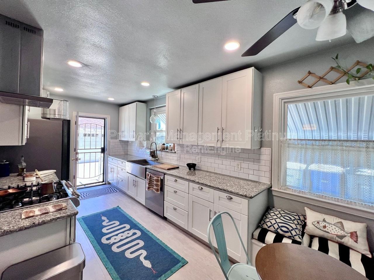 2727 E Michigan Ave - Photo 3 of 28