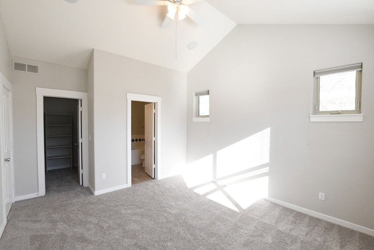 2657 Ulster St - Photo 6 of 21
