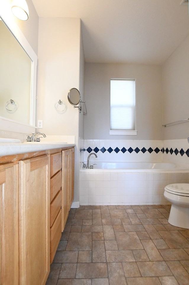 2657 Ulster St - Photo 7 of 21