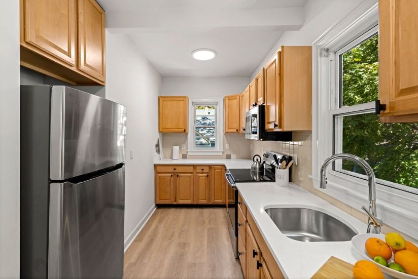1 Bed / 1 Bath Apartment in Jamaica Plain - Photo 2 of 20