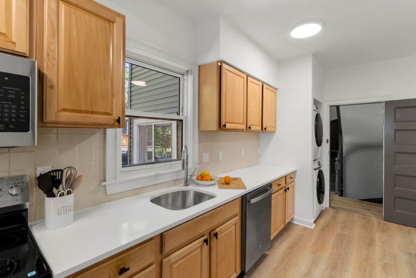 1 Bed / 1 Bath Apartment in Jamaica Plain - Photo 3 of 20