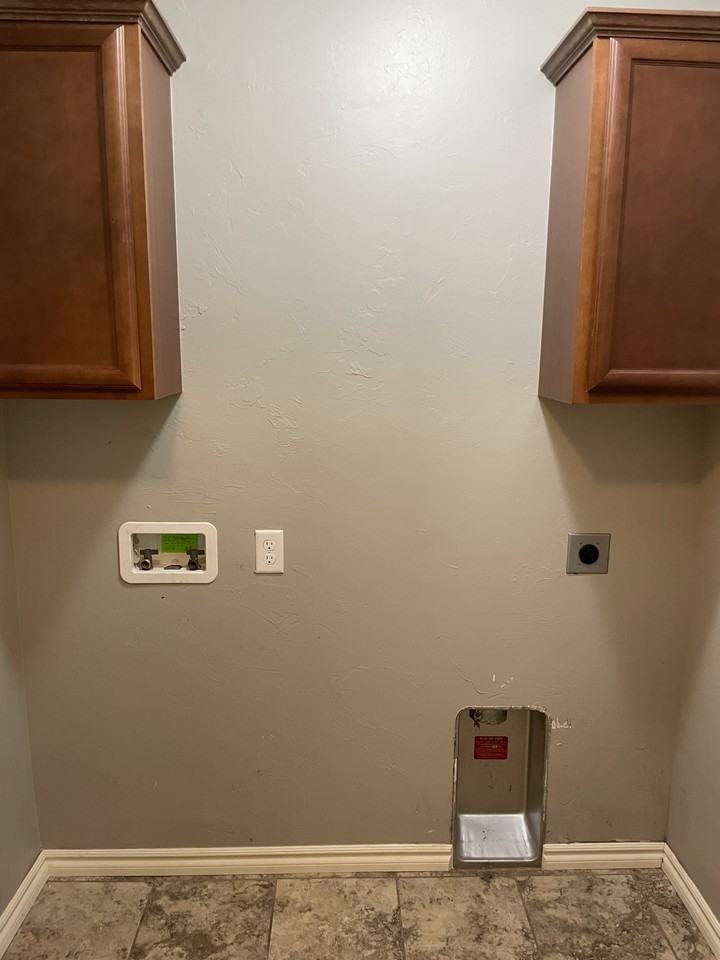 117 Ashley Dr #1 - Photo 2 of 20