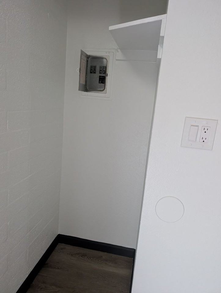 60 On Roger Apartments - Photo 6 of 35