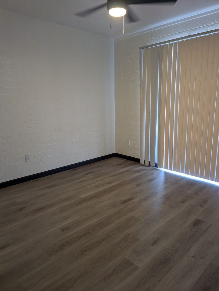 60 On Roger Apartments - Photo 5 of 35
