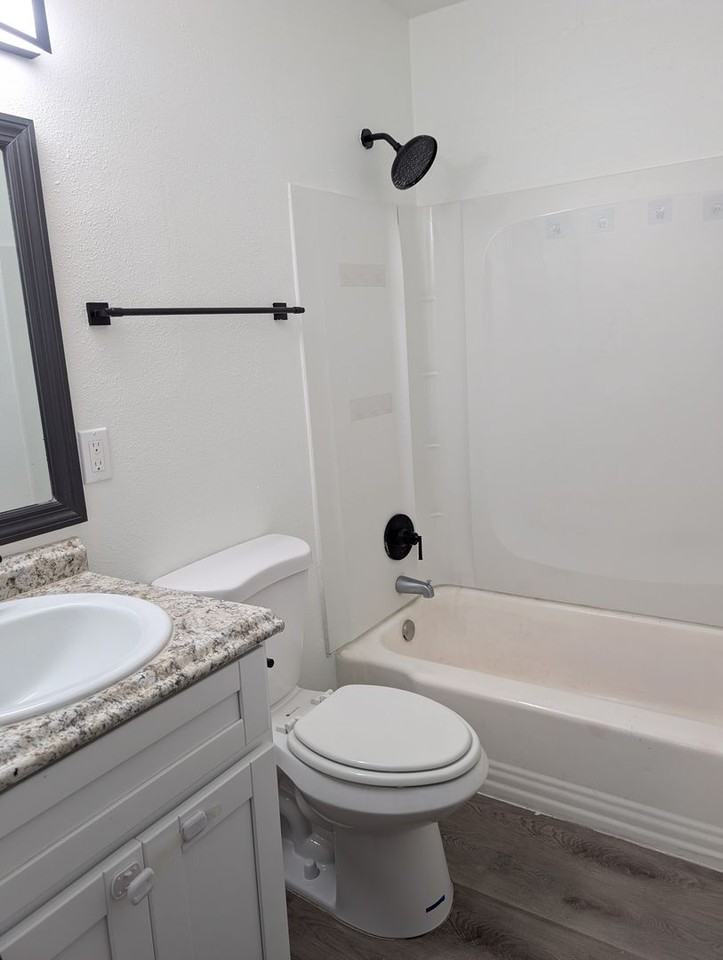 60 On Roger Apartments - Photo 4 of 35