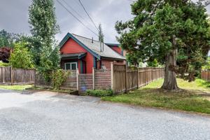 featured image of 328 20th St E