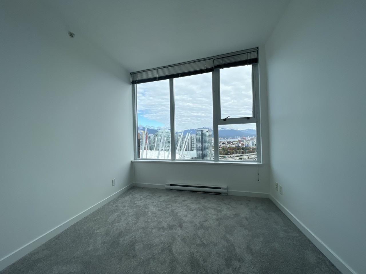 33 Smithe St #3301 - Photo 5 of 10