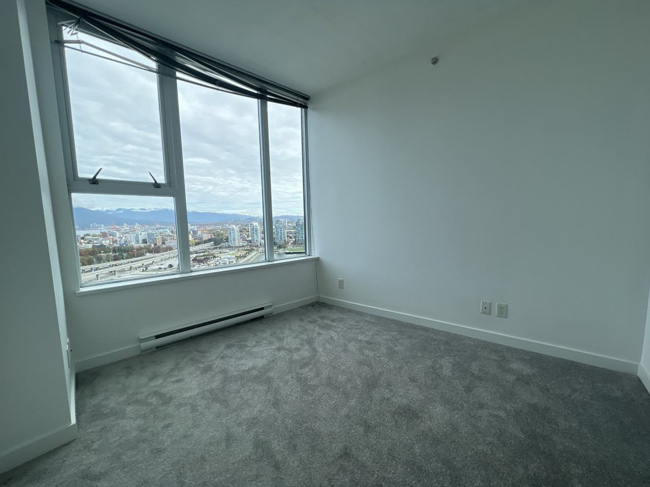 33 Smithe St #3301 - Photo 6 of 10