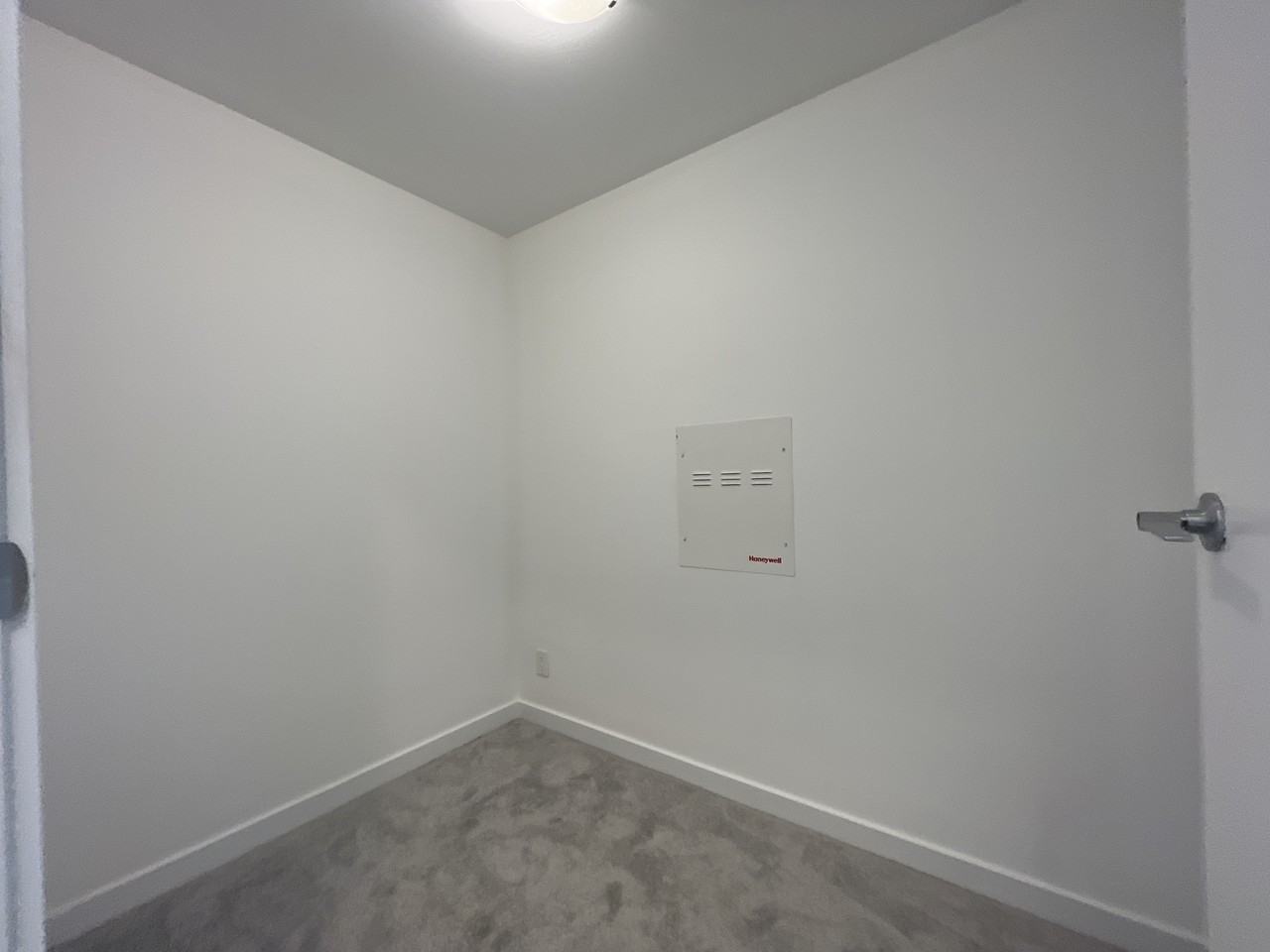 33 Smithe St #3301 - Photo 7 of 10
