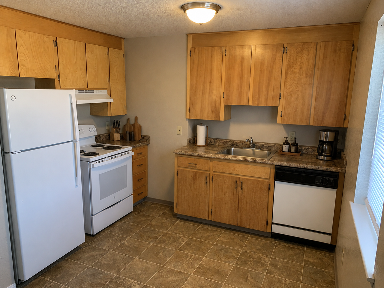 209 E 14th Ave #04 - Photo 2 of 16