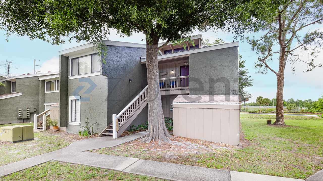 5755 Peregrine Ave - Photo 4 of 19