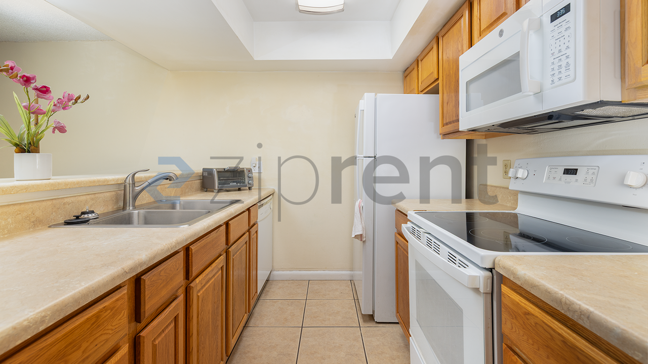 5755 Peregrine Ave - Photo 7 of 19