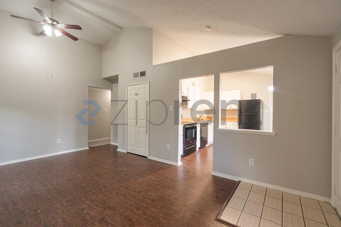 24022 Four Sixes Ln - Photo 5 of 22