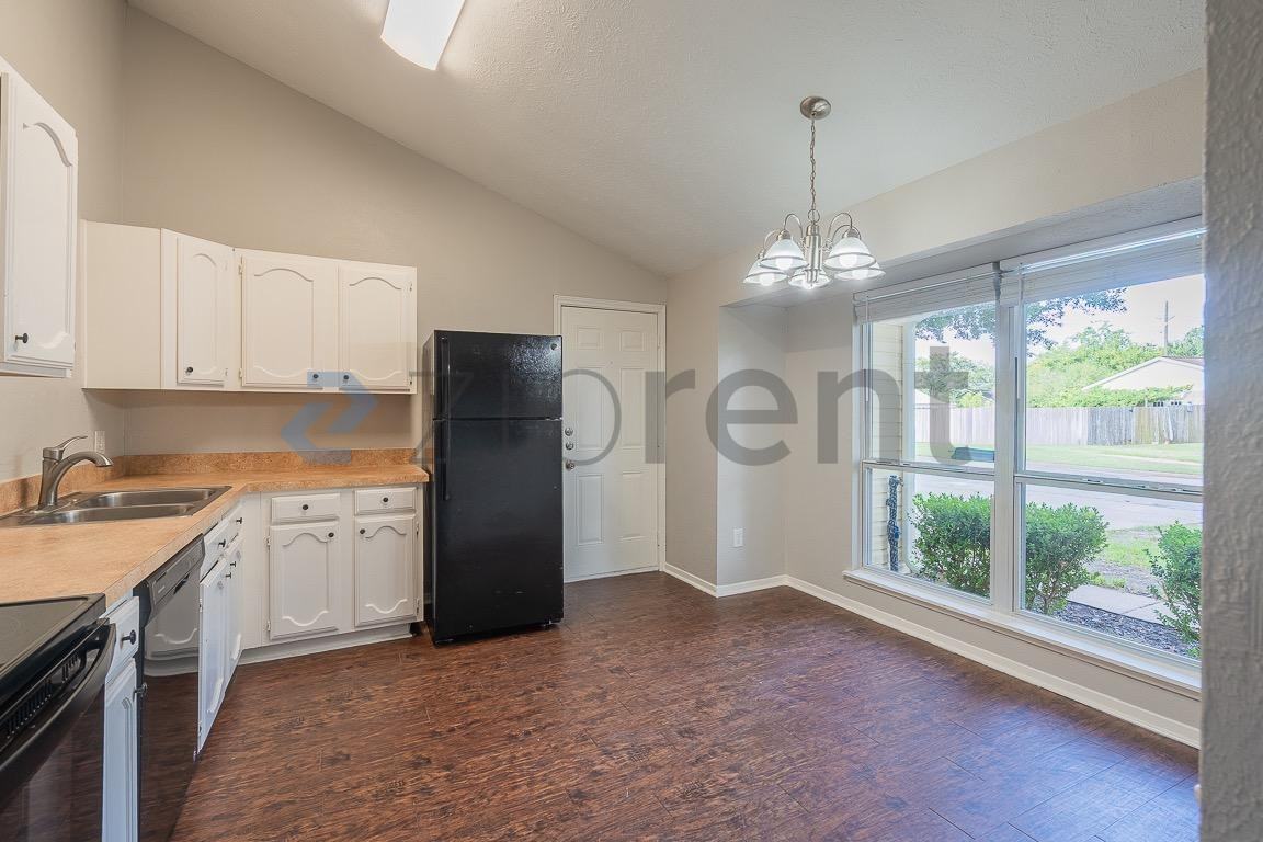 24022 Four Sixes Ln - Photo 6 of 22