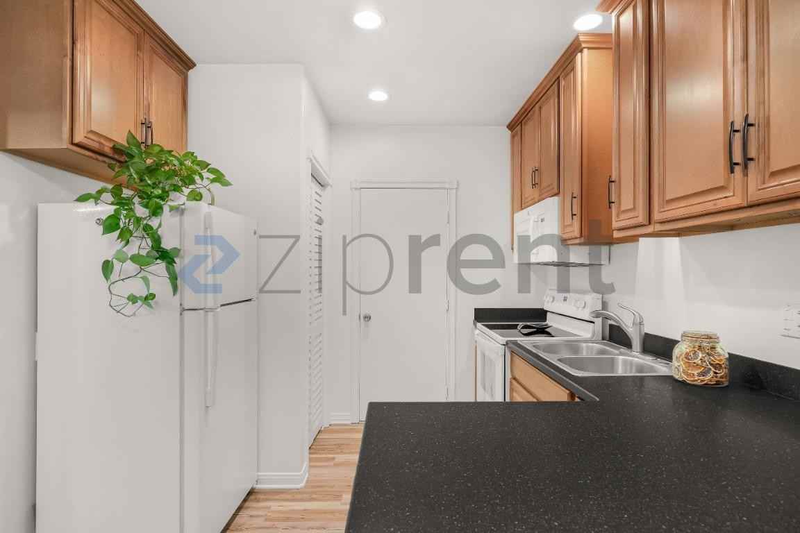 1789 Montgomery Dr - Photo 6 of 15