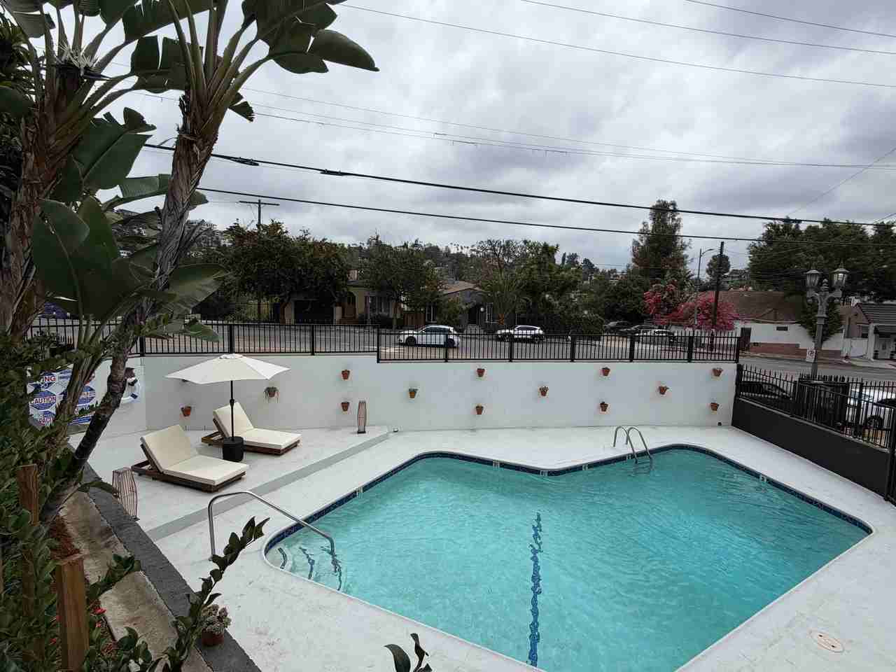 The Claire Manor Apts - Photo 4 of 7