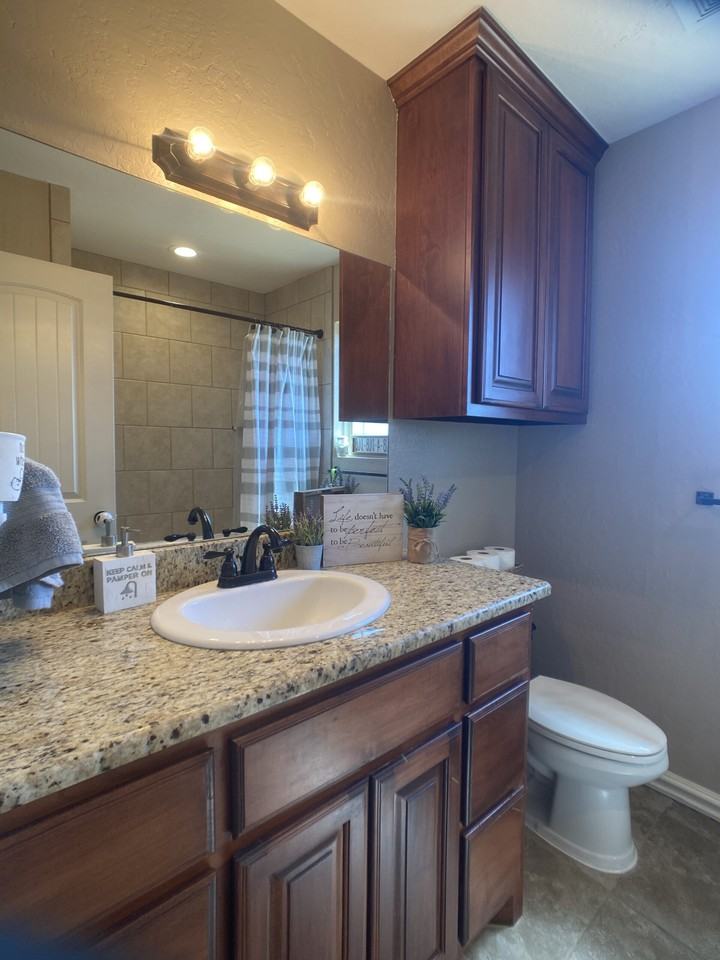 1401 Limestone Way - Photo 3 of 32