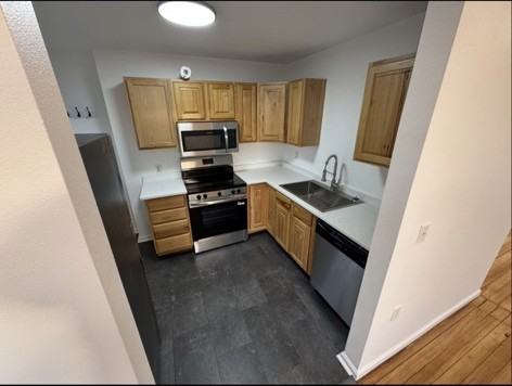 808 Des Moines St #810-1 - Photo 3 of 10