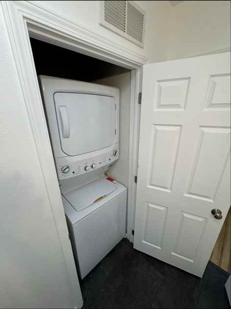 808 Des Moines St #810-1 - Photo 7 of 10