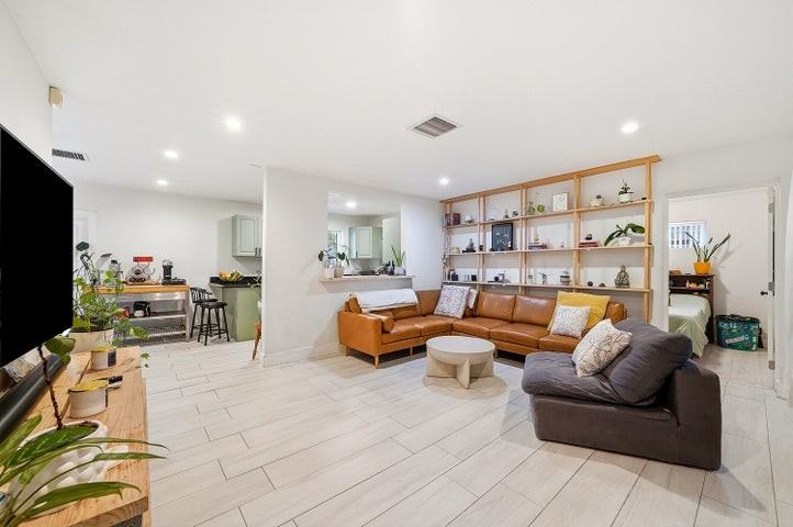 1208 North 31st Avenue - Photo 5 of 8