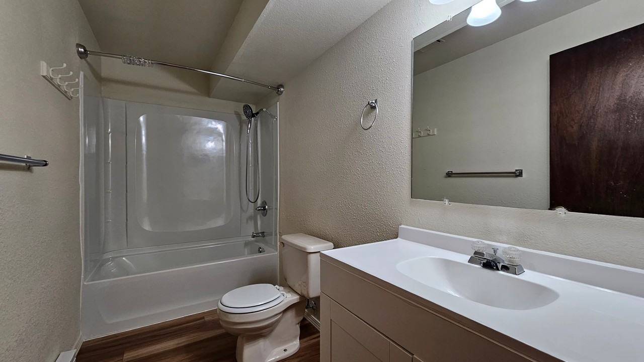 315 N Walnut St - Photo 6 of 22
