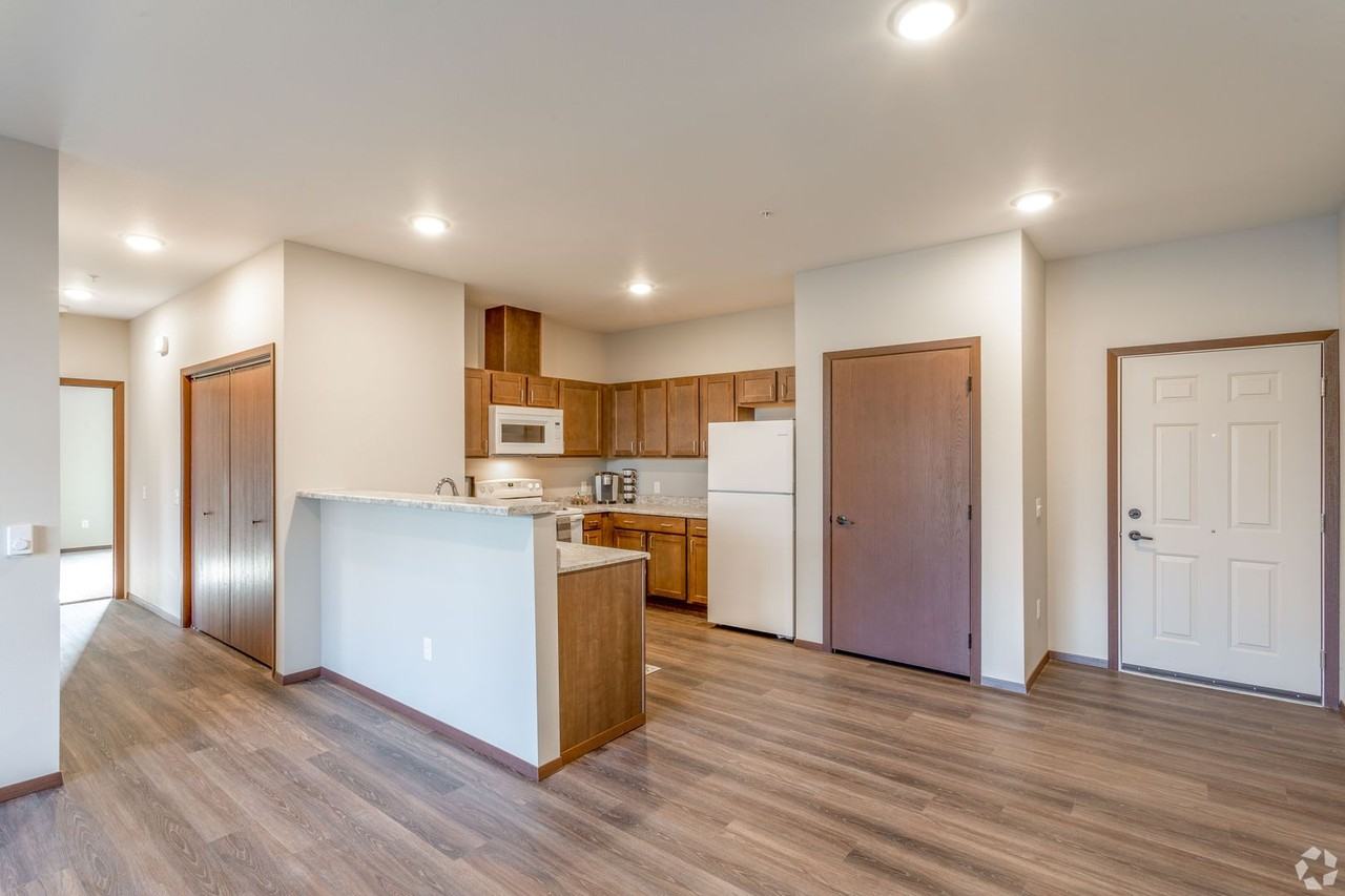 Olive Court Apartments - Photo 2 of 6