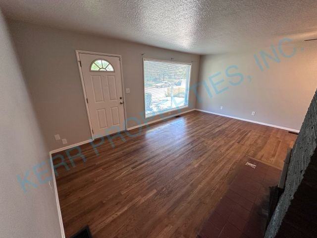 12407 Ne Knott St - Photo 3 of 27