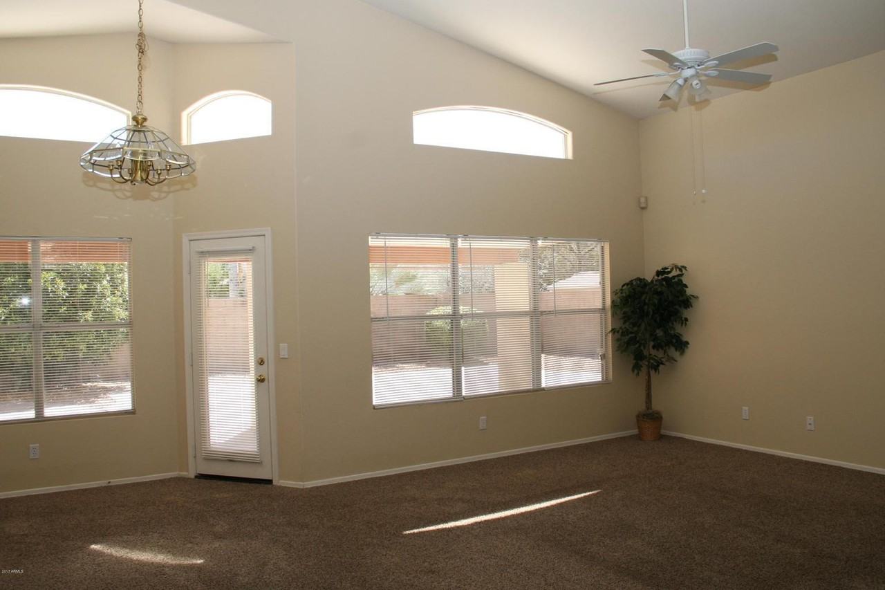 557 W Monte Ave - Photo 6 of 44