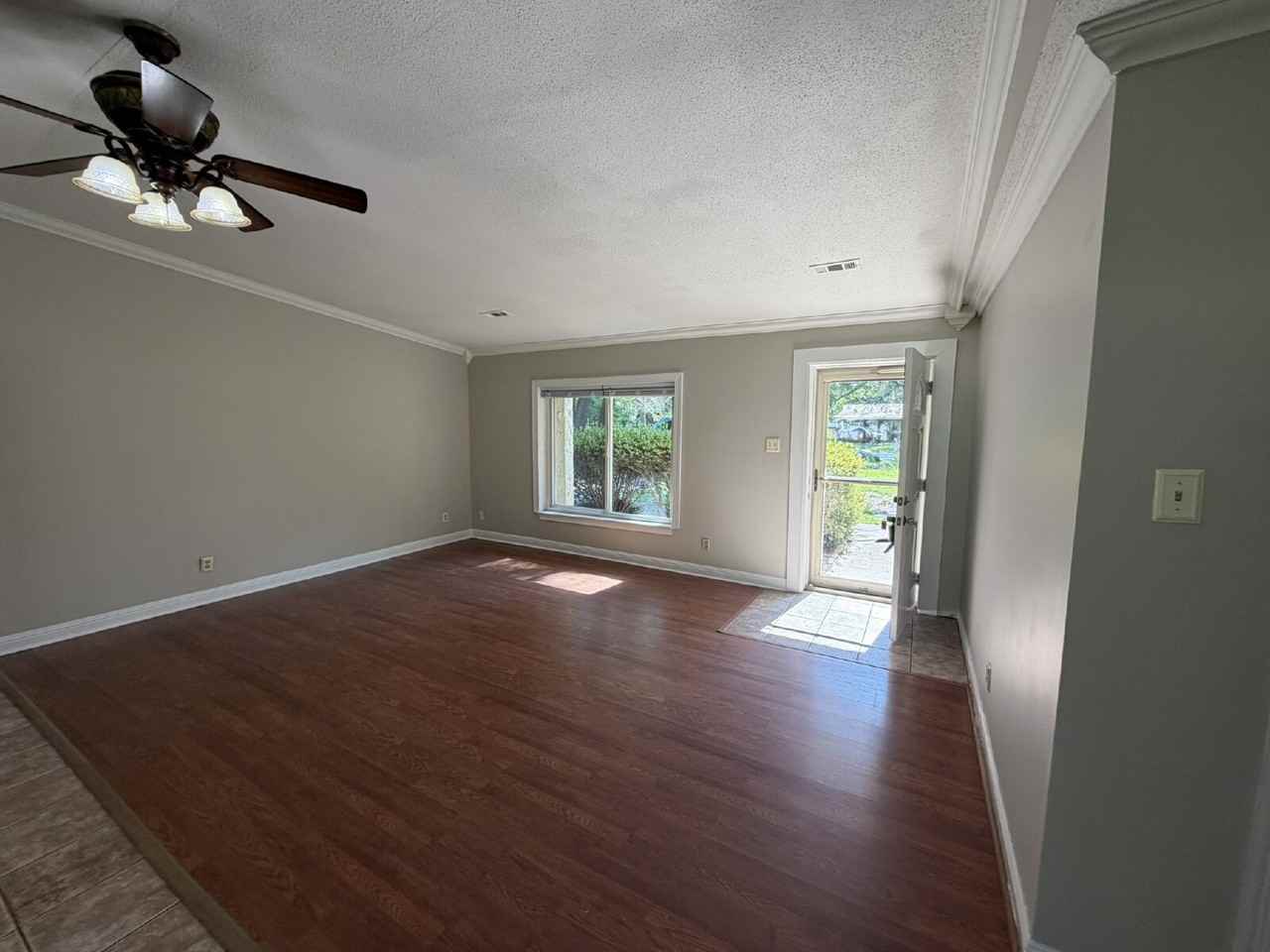 384 Pioneer Rd - Photo 2 of 12