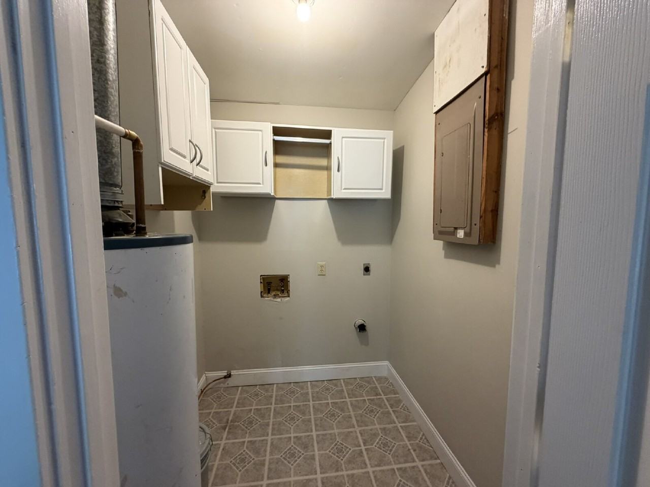 384 Pioneer Rd - Photo 4 of 12